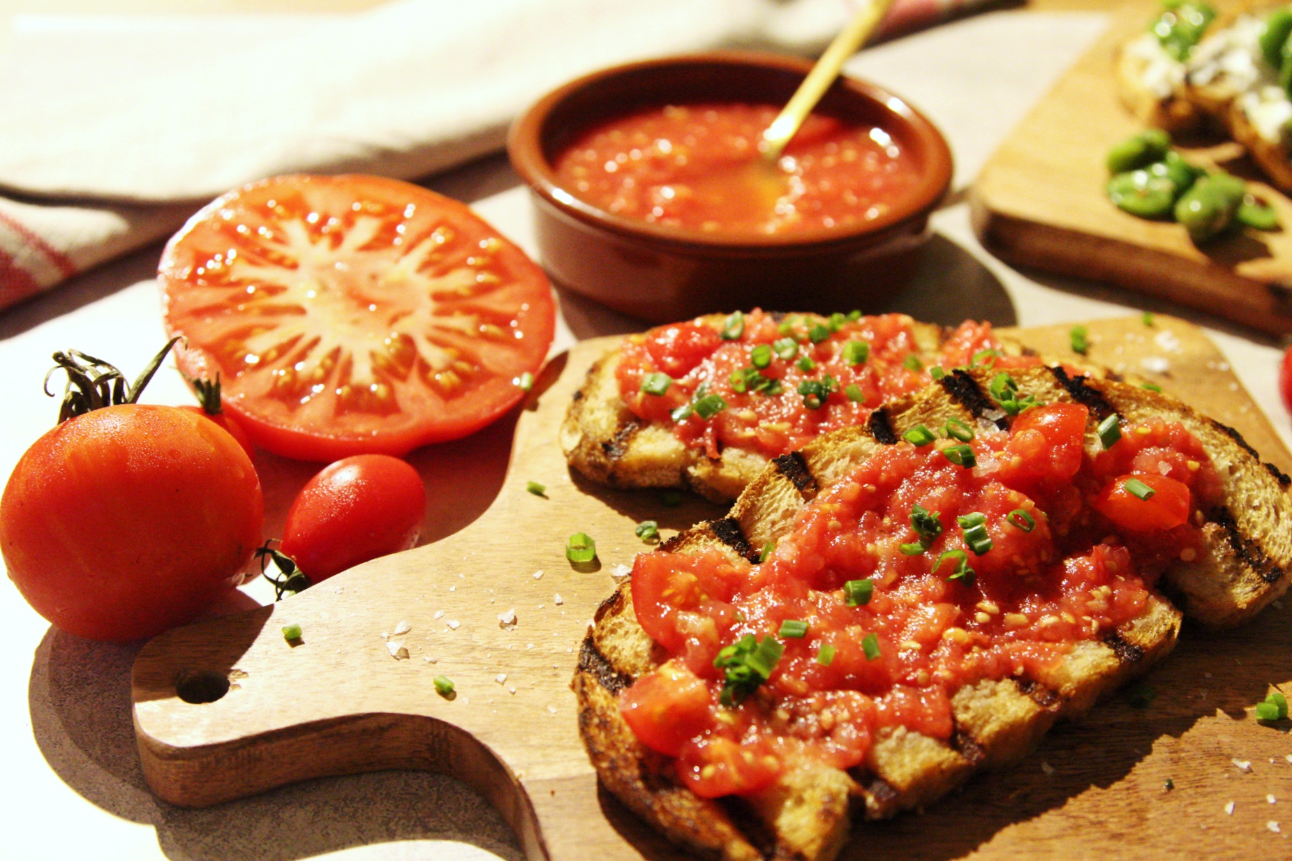 The Perfect Tomato Toast – A fresh and flavourful delight